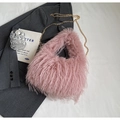 Bolso bandolera de pelo sintético rosa suave con cadena dorada para moda mujer - Rosa