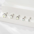 Set di 5 paia di orecchini in acciaio con pietre di opale rotonde e chiusura a vite - Colore AB