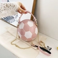 Borsa a tracolla da donna a forma di pallone da calcio rosa e bianca con catena - Rosa