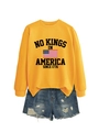 Detailed look at yellow sweatshirt with NO KINGS IN AMERICA print and ripped denim shorts - Yellow (Black Graphics)