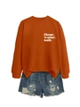 Oranges Sweatshirt mit Print und zerfetzte blaue Denim-Shorts im lässigen Set - Gebranntes Orange (Weiße Schrift)