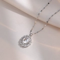 Elegante titanium stalen ketting met ovale zirkoon hanger en bloemige halo glans - Zilveren Zirkoon Ketting Oorbellen Set (X1686)