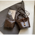 Details des Vintage-Taschen-Sets aus braunem Öl-Wachs-Leder mit Schloss - Braun
