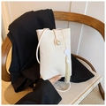 Mini sac bandoulière crème pour téléphone avec fermoir perle et détail de gland - Blanc (Avec Pendentif)