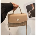 Sac à bandoulière matelassé beige élégant avec un fermoir papillon en émail blanc chic - Kaki