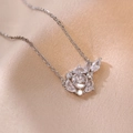 Elegante collana a fiori in argento con zirconi brillanti su sfondo di seta - Collana di Zirconi a Forma di Rosa(X1708)