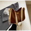 Sac bandoulière rétro bicolore en similicuir marron foncé et beige avec logo FASHION - Blanc et Marron