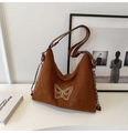 Dunkelbraune Wildleder-Hobo-Tasche mit goldener Schmetterlingsstickerei und Kette - Braun