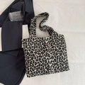 Large capacity tote bag with black and white leopard print and canvas texture - Black