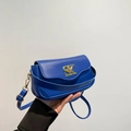 Königsblaue Leder Umhängetasche mit goldener SK Schnalle und verstellbarem Schultergurt - Blau