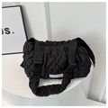 Schwarze gesteppte Puffer-Schultertasche mit stilvollen Falten und breiten Trägern - Schwarz