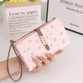 Lange Damen Geldbörse aus rosa PU-Leder mit Kirschprint, Blatt-Verschluss und Handschlaufe - Rosa