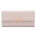 Detailaufnahme der Lychee-Struktur aus PU-Leder und Goldschnalle an der beigen Clutch - Beige Aprikose