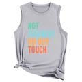 Detalle de camiseta gris sin mangas con estampado Not Friendly y nudo en el dobladillo - S / Gris claro