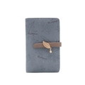 Détail du portefeuille en cuir PU bleu-gris avec pendentif feuille et motif floral - Bleu Ciel