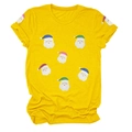 Détail des motifs Père Noël en sequins sur t-shirt jaune à col rond et manches retroussées - S / Hauts / Jaune
