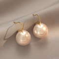 Eleganti orecchini a goccia in oro con perle rosa tonde e finitura lucida - Orecchini di Perle Grandi (E0563)