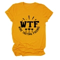 Dettaglio del tessuto della t-shirt gialla e stampa grafica WTF Wine Tasting Friends - S / Giallo Senape
