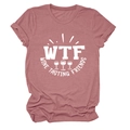 Dettaglio della stampa WTF Wine Tasting Friends su t-shirt girocollo rosa antico - Taglia S / Oro rosa