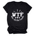 Dettaglio della stampa WTF Wine Tasting e del tessuto su una t-shirt in cotone nero - Taglia S / Nero