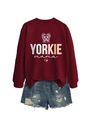 Detail von weinrotem Yorkie mama Sweatshirt mit distressed Denim Shorts auf weißem Hintergrund - S / Weinrotes Sweatshirt (Weiße Schrift)