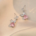 Elegante konijnenoorbellen met roze hart zirkoon op luxe champagnekleurige zijden stof - Roze Zirconia Honing Konijn Oorbellen (E0655) / Roze