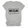 Détail du t-shirt gris à col rond avec impression du slogan Wrestling Grandma - S / Gris Clair (Police Noire)