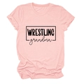 Détail du t-shirt rose wrestling grandma avec col rond et lettrage noir sur fond blanc - S / Rose (Imprimé Noir)