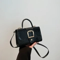 Sac bandoulière chic en cuir PU noir à motif crocodile avec boucle dorée - Noir