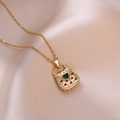 Collier doré avec pendentif sac à main et zircon cœur vert sur fond de soie - Style Sac Cœur Vert Émeraude (X2675) / Doré