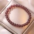 Elegante bracciale di perle di vetro viola con texture craquelé su seta beige chiaro - Stile con Perline di Cristallo Viola (SF0137)