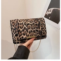 Bolso de hombro chic con estampado de leopardo, cierre dorado y cadena para mujer - Leopardo Marrón Claro