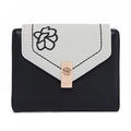 Portafoglio donna trifold bianco e nero con chiusura a fiore oro rosa e ricamo floreale - Nero