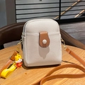 Borsa a tracolla beige a grana litchi con cinturino marrone e ciondolo tigre giallo - Bianco Sporco
