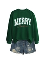 Flat lay della felpa Merry Christmas con pantaloncini in denim e dettagli con risvolto - S / Felpa Verde Scuro E Pantaloncini