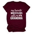 Détail du t-shirt bordeaux avec imprimé blanc grandma et revers aux manches - S / Bordeaux