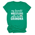 Détail du t-shirt vert à col rond avec texte imprimé My Favorite Wrestlers pour grand-mère - S / Vert Foncé