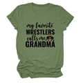 Détail du t-shirt vert chiné avec graphique My Favorite Wrestlers Calls Me Grandma - S / Vert olive