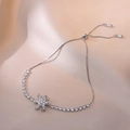 Bracciale fiocco di neve argento con zirconi su elegante sfondo in seta color champagne - Stile Fiocco di Neve (TS0265) / Bianco Acciaio