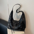 Borsa hobo nera con motivo marmorizzato, tracolla regolabile e finiture in oro - Nero