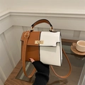 Bolso de mano bicolor marrón y blanco estilo Kelly con cierre dorado y asa superior - Patchwork Marrón y Blanco