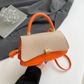 Borsa baguette chic in ecopelle arancione e paglia con fibbia dorata e manico superiore - Arancione