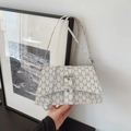 Borsa a tracolla bianca con motivo a M grigio e dettagli in catena argento - Bianco