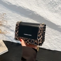Borsa a catena leopardata con pannello nero e tracolla dorata accessorio alla moda - Marrone (Leopardo Marrone-Nero)