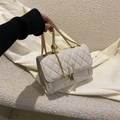 Borsa a tracolla trapuntata bianca con catena dorata e dettaglio sfera regolabile - Bianco Sporco