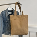 Khaki Canvas-Einkaufstasche mit KTMU-Stickerei und Doppel-Schultergurten für den Alltag - Braun