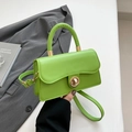 Chic vibrant green square handbag with golden ring twist lock and top handle - Green