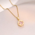 Collana in acciaio al titanio dorato con ciondolo a quadrifoglio in zircone rosa su seta - Collana Cuore Rosa / Zirconia Rosa