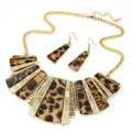 Set gioielli bohémien con stampa leopardata, collana importante e orecchini a trapezio - Set Leopardato Dorato