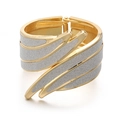 Stijlvolle gouden en matte zilveren engelenvleugel armband met veerscharniermechanisme - Gouden Basis Zilverwit Glitter (005)